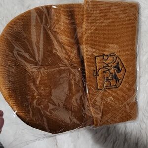 5Peaks NWT Beanie
